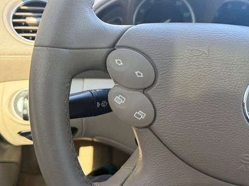 Used 2005 Mercedes-Benz SL 500 image 11