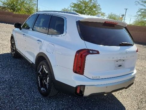 Used 2024 Kia Telluride S FWD image 8