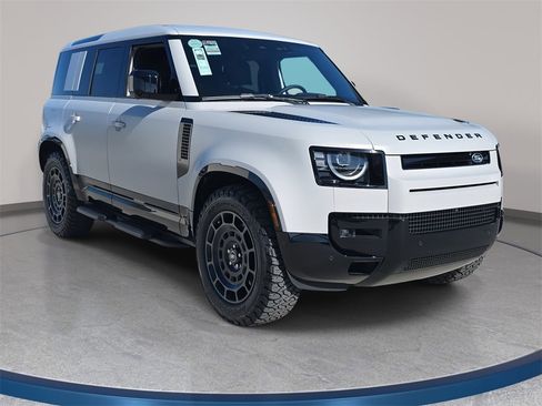 New 2026 Land Rover Defender 110 X-Dynamic SE image 3