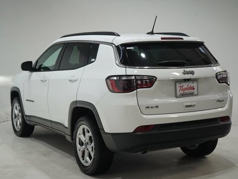 Used 2025 Jeep Compass Latitude w/ Sun & Sound Group AWD/4WD image 6