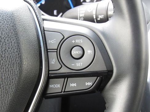 Used 2022 Toyota Venza XLE AWD/4WD image 25