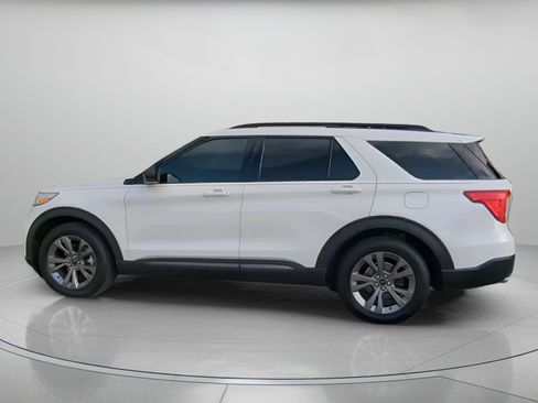 Certified 2022 Ford Explorer XLT w/ Equipment Group 202A RWD image 17