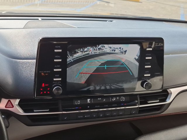 Used 2023 Toyota Sienna XLE FWD image 24