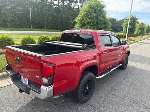 Used 2022 Toyota Tacoma SR5 RWD image 6
