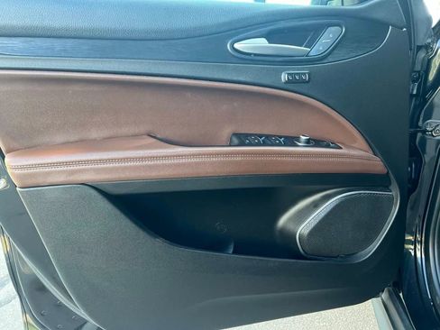 Used 2019 Alfa Romeo Stelvio Sprint w/ Nero Edizione image 9