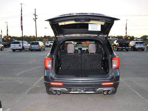 Used 2020 Ford Explorer Platinum w/ Premium Technology Package image 23