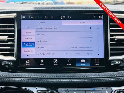 Used 2023 Chrysler Pacifica Touring-L w/ S Appearance Package FWD image 7