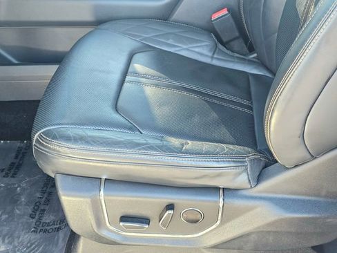 Used 2023 Ford Expedition Platinum image 19