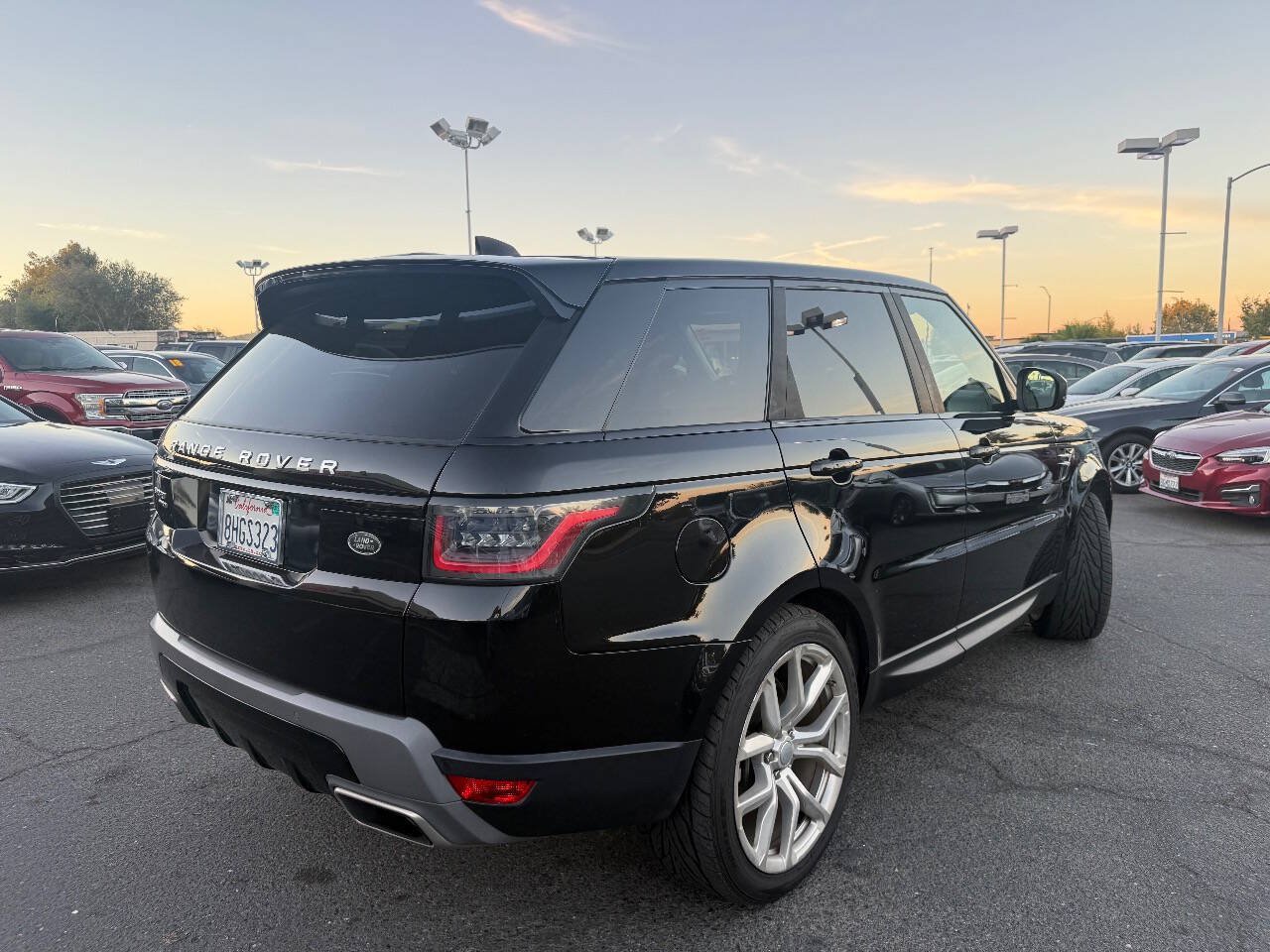 Used 2019 Land Rover Range Rover Sport SE AWD/4WD image 8