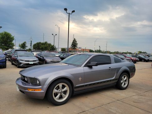 Used 2007 Ford Mustang Coupe RWD image 3