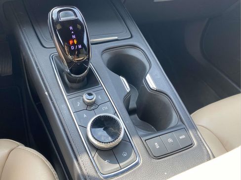Used 2025 Cadillac XT4 Premium Luxury FWD image 30