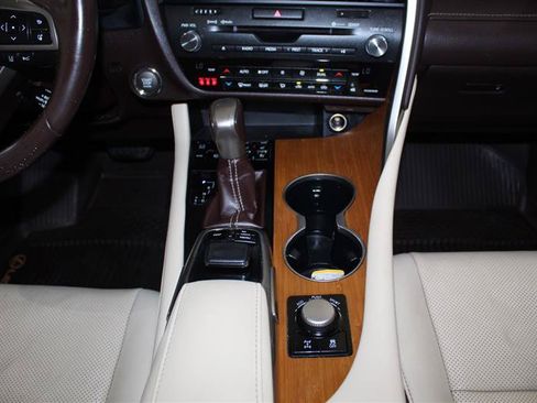 Used 2019 Lexus RX 350 AWD w/ Navigation Package image 18