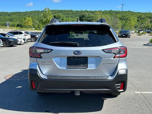 Certified 2022 Subaru Outback Premium AWD/4WD image 5