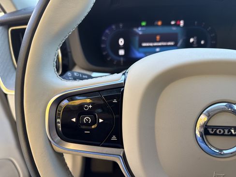 Used 2023 Volvo XC60 B5 Ultimate w/ Climate Package image 24