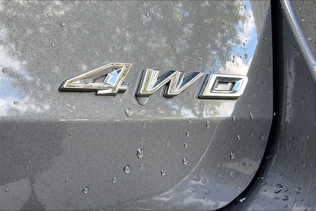 Used 2023 Ford Explorer XLT AWD/4WD image 18