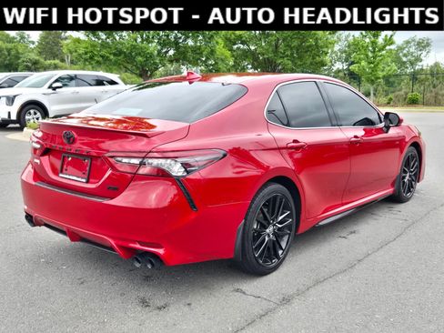 Used 2022 Toyota Camry XSE FWD image 7