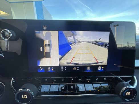 Used 2023 Chevrolet Colorado Z71 w/ Z71 Convenience Package 2 image 14