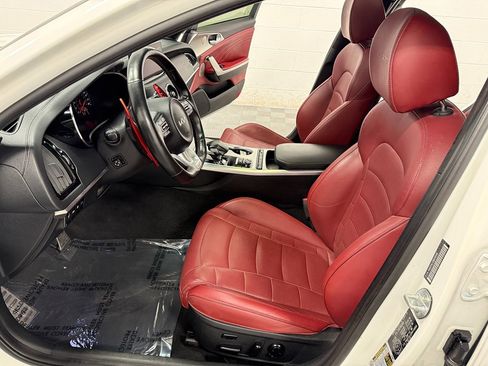Used 2022 Kia Stinger GT2 image 12