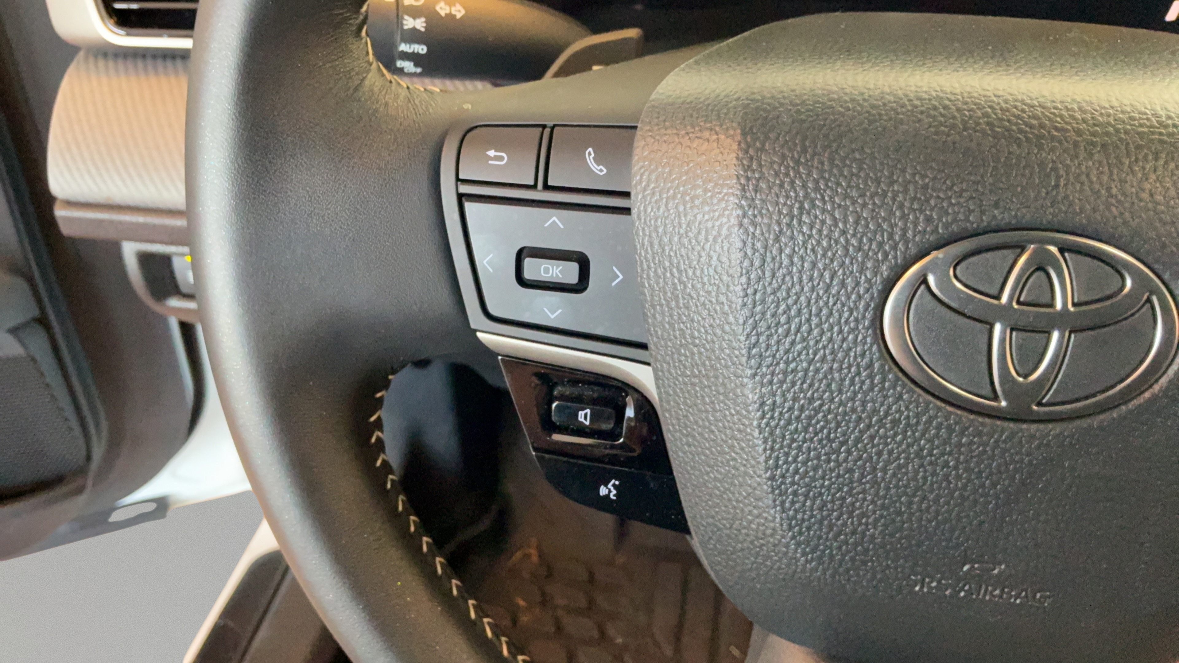 Used 2026 Toyota Camry LE FWD image 17