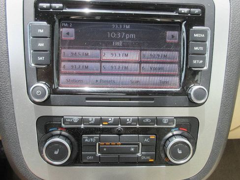 Used 2011 Volkswagen Eos Komfort FWD image 40