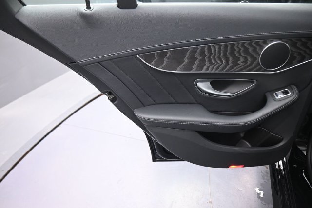 Used 2015 Mercedes-Benz C 300 Sedan image 18