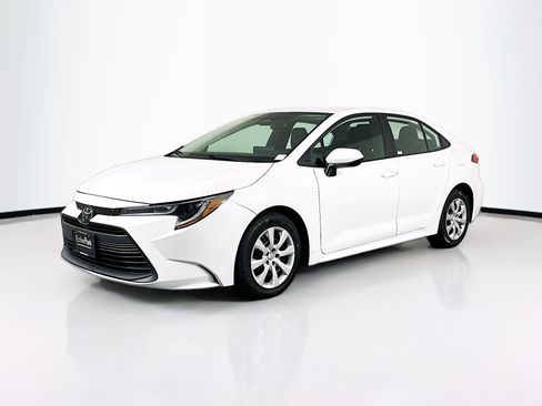 Used 2023 Toyota Corolla LE FWD image 3