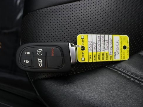 Used 2023 Jeep Cherokee Altitude Lux image 7