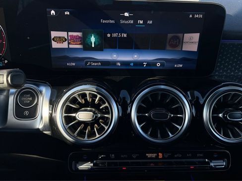 New 2025 Mercedes-Benz GLB 250 4MATIC image 11