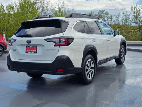Used 2023 Subaru Outback Premium AWD/4WD image 3
