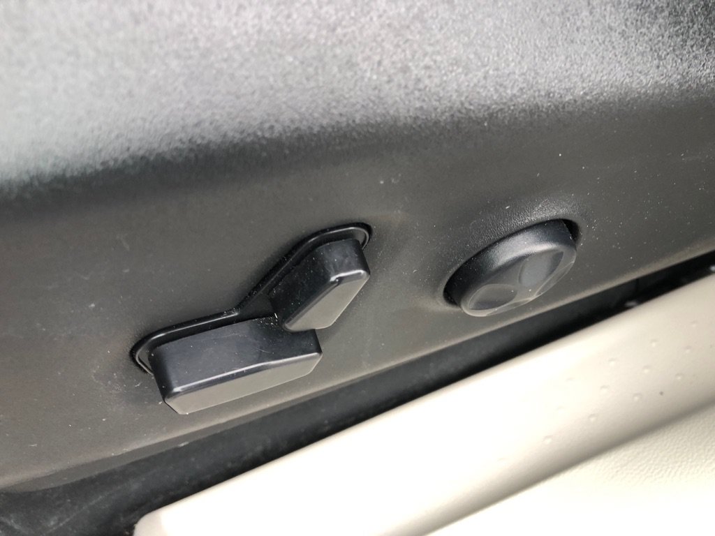 Used 2024 Chrysler Pacifica Touring-L FWD image 20