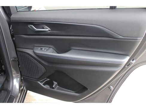 New 2025 Jeep Grand Cherokee L Altitude image 26