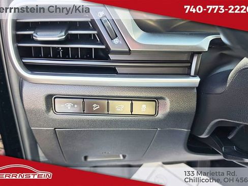 Used 2025 Kia Telluride S AWD/4WD image 23