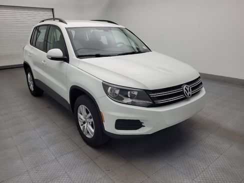 Used 2016 Volkswagen Tiguan S image 13
