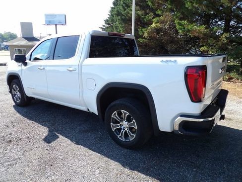 Used 2025 GMC Sierra 1500 SLT AWD/4WD image 3
