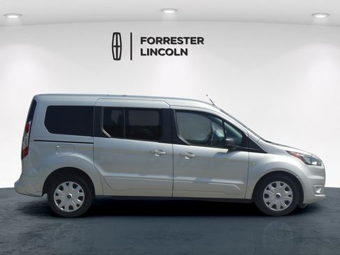 Used 2022 Ford Transit Connect XLT FWD image 2