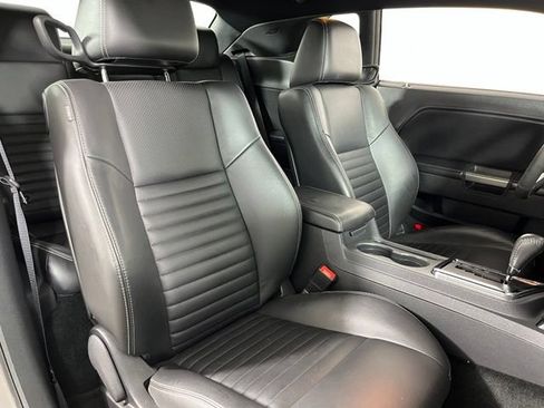 Used 2014 Dodge Challenger R/T Plus RWD image 32