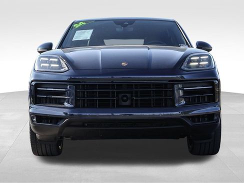 Used 2024 Porsche Cayenne S AWD/4WD image 2