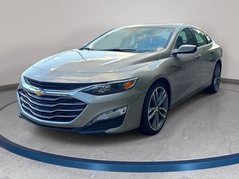 Used 2025 Chevrolet Malibu LT FWD image 1
