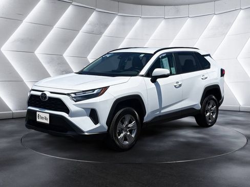 Used 2024 Toyota RAV4 XLE FWD image 1