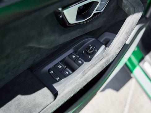 Used 2024 Lamborghini Urus Performante image 40