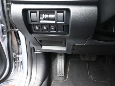 Used 2021 Subaru Crosstrek 2.5i Sport w/ Moonroof Package image 17