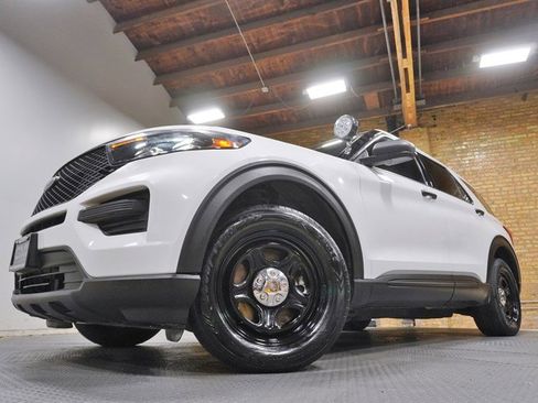 Used 2021 Ford Explorer 4WD Police Interceptor image 3