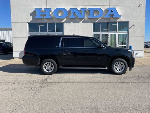 Used 2018 GMC Yukon XL SLT w/ Open Road Package AWD/4WD image 4