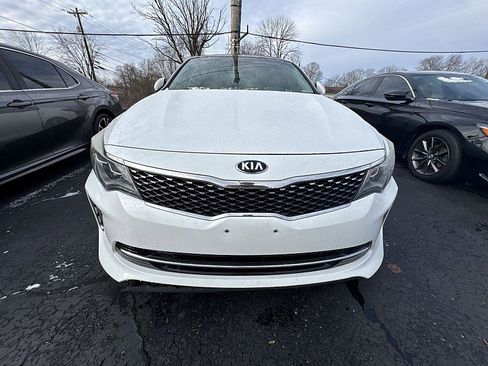 Used 2018 Kia Optima SX image 3
