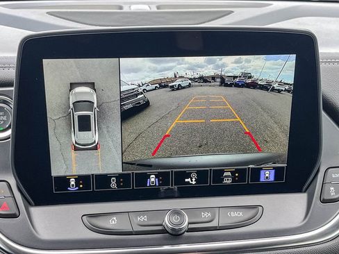 Used 2025 Chevrolet Blazer LT w/ Sound & Technology Package image 24