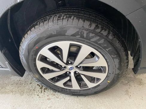 Used 2025 Subaru Outback Premium AWD/4WD image 5