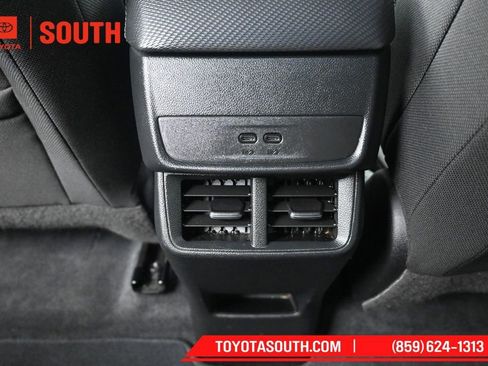 Used 2025 Chevrolet Equinox LT AWD/4WD image 26