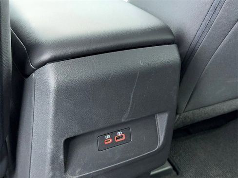 Used 2025 Nissan Frontier SV image 40