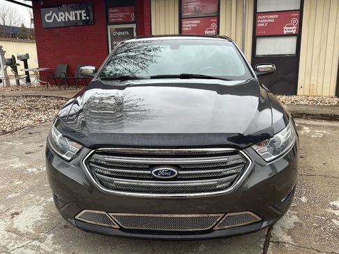 Used 2016 Ford Taurus Limited image 2