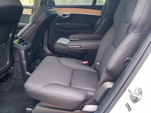 New 2026 Volvo XC90 T8 Plus AWD/4WD image 18